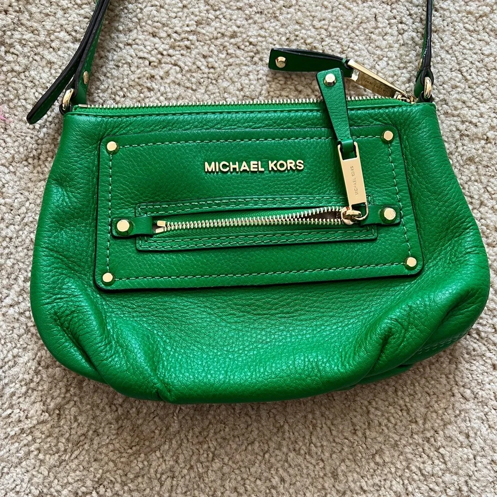 Michael Kors Gilmore Crossbody - Picture 1 of 6